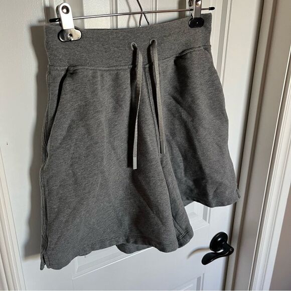 Lululemon All Yours High Rise Short *7"
Heathered Core Medium Grey - Picture 6 of 9
